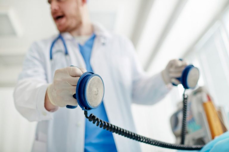 Defibrilator