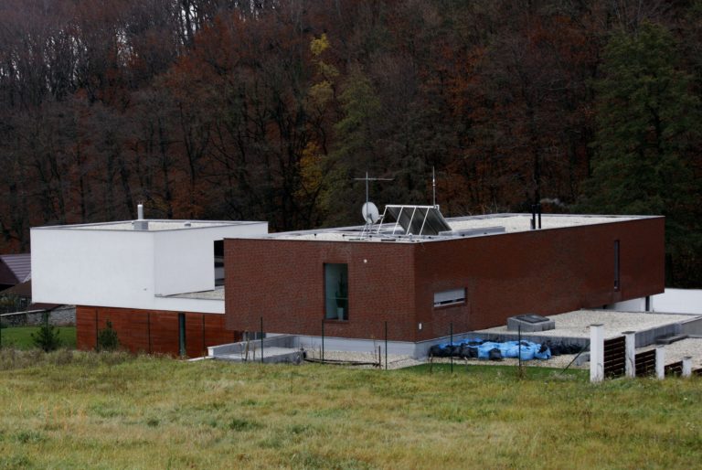 LIMBACH: Dom Ernesta Valka