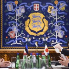 Šinzó Abe, Kersti Kaljulaid