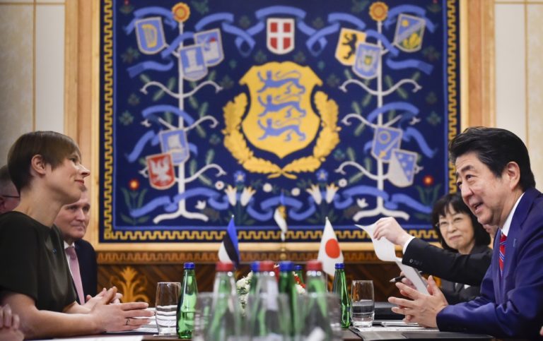 Šinzó Abe, Kersti Kaljulaid