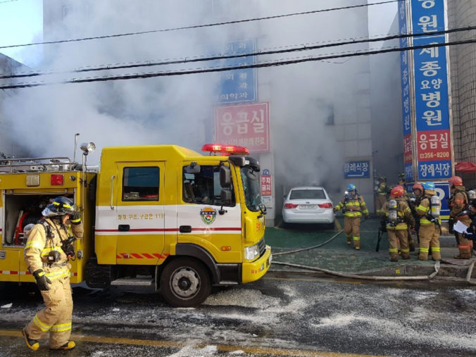 Požiar nemocnice v meste Mirjang