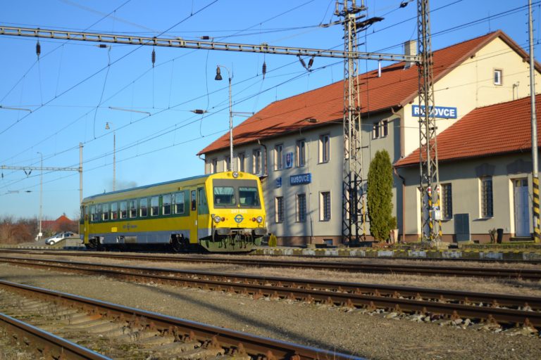Vlak, Rajka, Rusovce