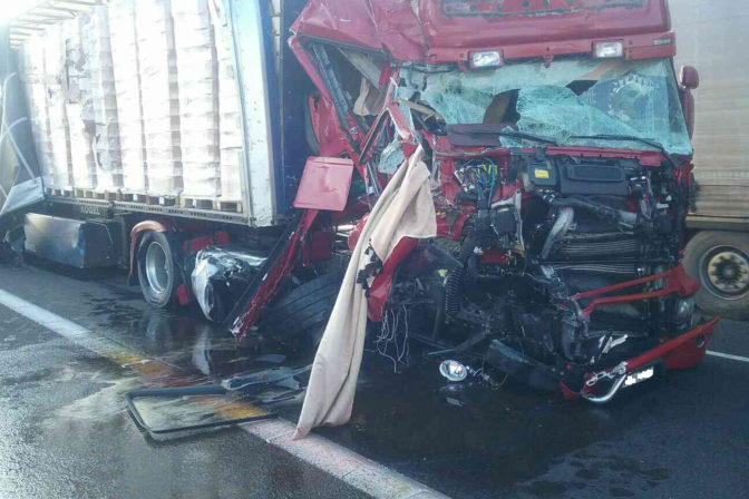 HASIÈI: Dopravná nehoda kamiónov