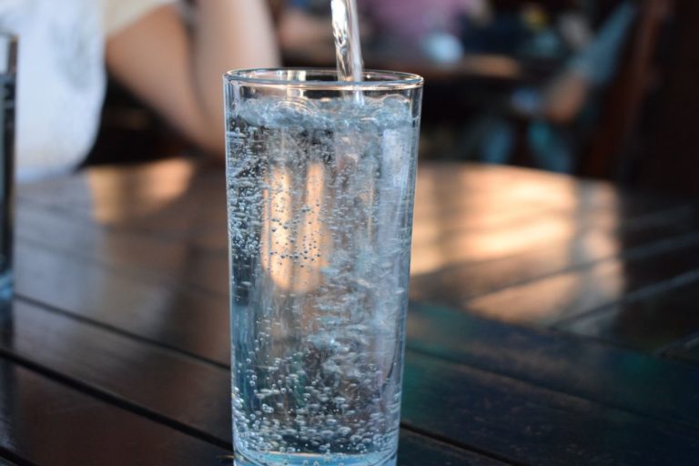 Bottle 2582012_1280.jpg