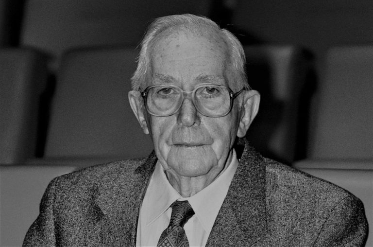 Lewis Gilbert