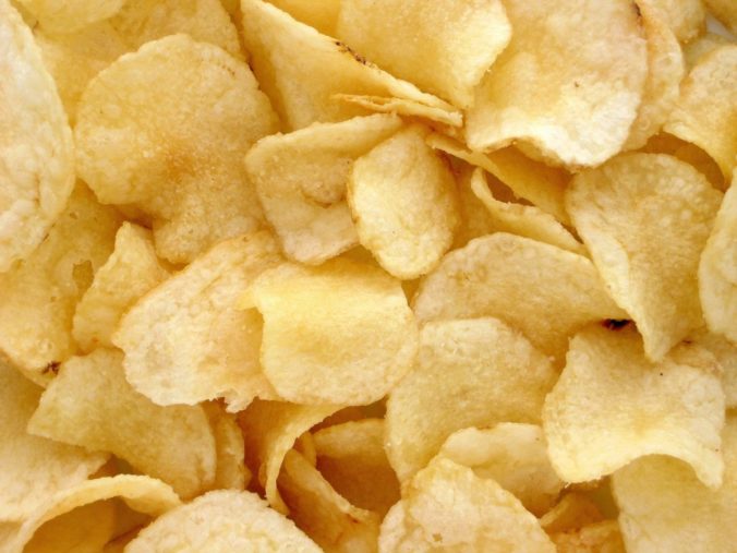 Chips potatoes 1418192_1280.jpg