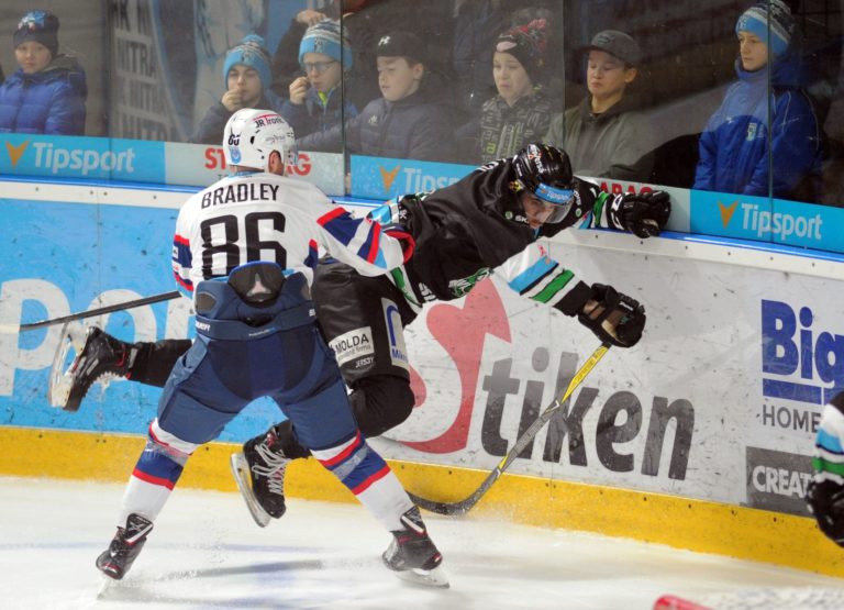 Cody Bradley, Karel Plašil