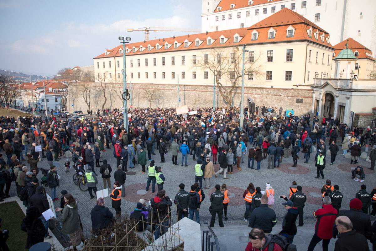 Protest proti vysloveniu dôvery vláde