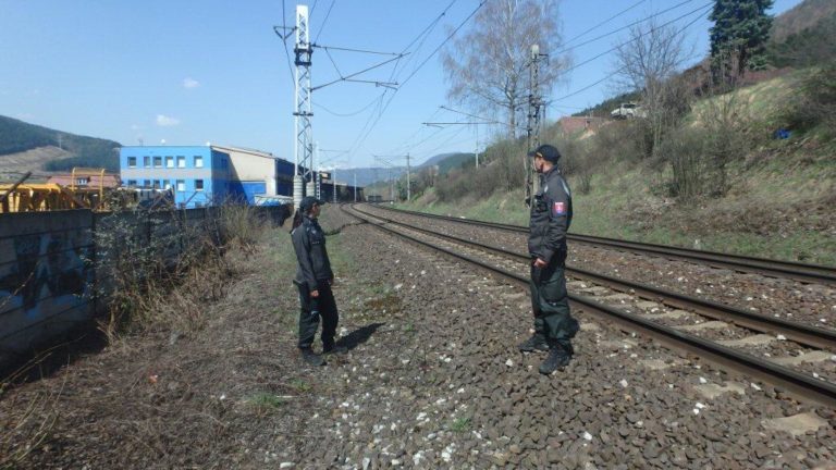 POLÍCIA: Záchrana Martinčana na koľajisku