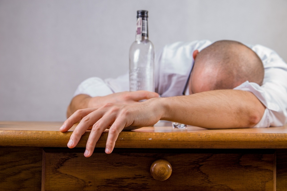 Alkohol_opilec.jpg