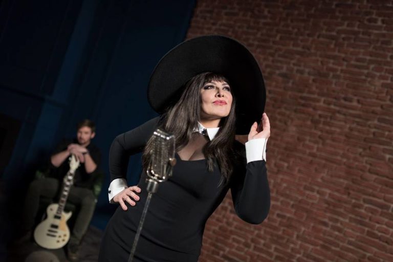 Ilona csakova.jpg