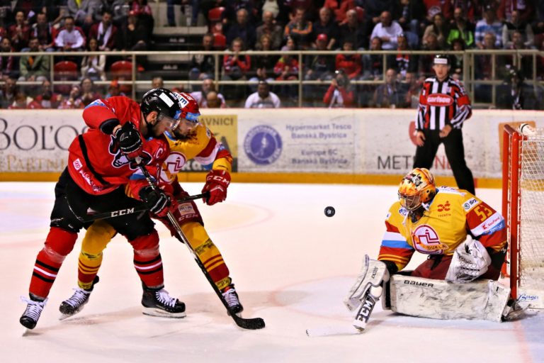 HOKEJ TL: Banská Bystrica - Trenèín