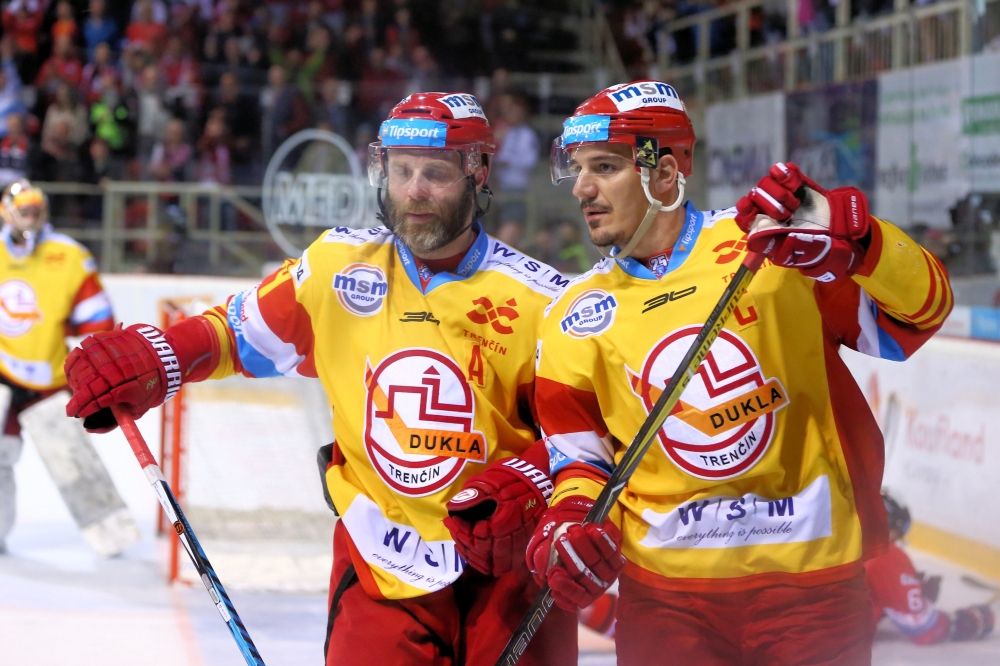 HOKEJ TL: Banská Bystrica - Trenèín