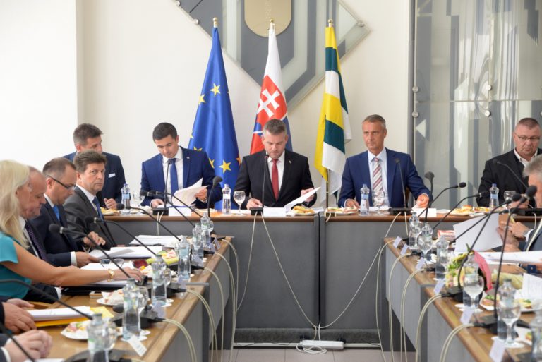 VLÁDA: Rokovanie 107. schôdze vlády SR