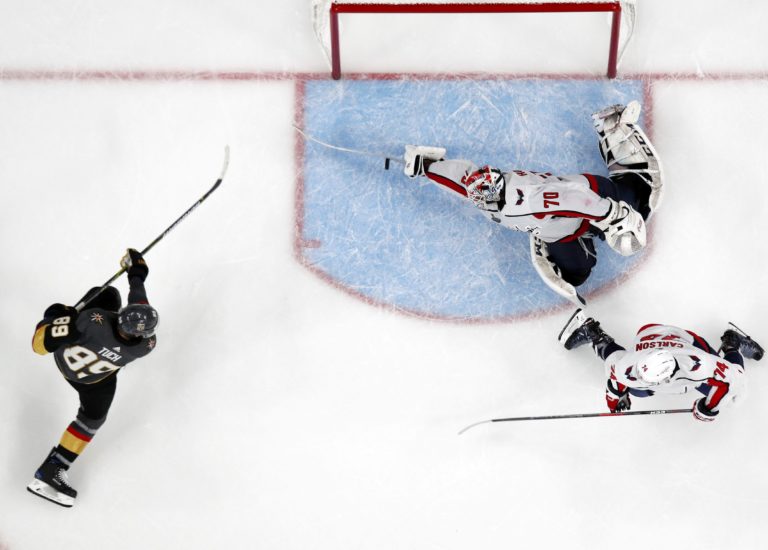 Braden Holtby, Alex Tuch