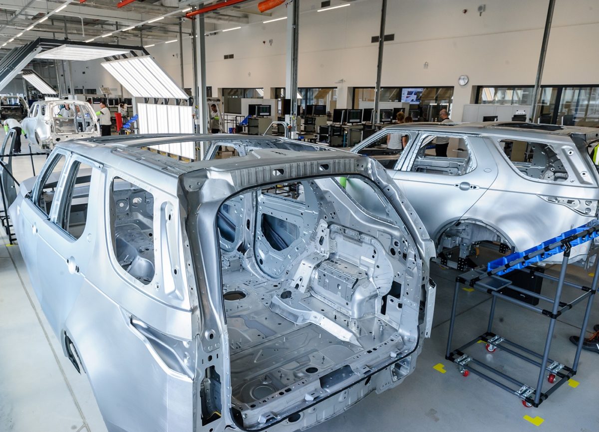 JAGUAR: Priestory Tréningovej akadémie automobilky pri príležitosti stretnutia médií s predstaviteľmi spoločnosti a prehliadky novootvorenej Tréningovej akadémie Jaguar Land Rover. Nitra, 29. máj 2018. Foto: Novootvorená Tréningová akadémia