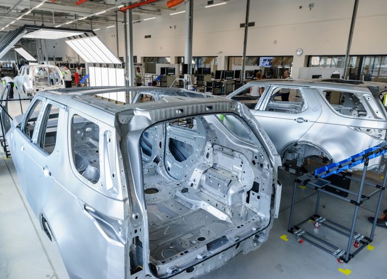 JAGUAR: Priestory Tréningovej akadémie automobilky pri príležitosti stretnutia médií s predstaviteľmi spoločnosti a prehliadky novootvorenej Tréningovej akadémie Jaguar Land Rover. Nitra, 29. máj 2018. Foto: Novootvorená Tréningová akadémia