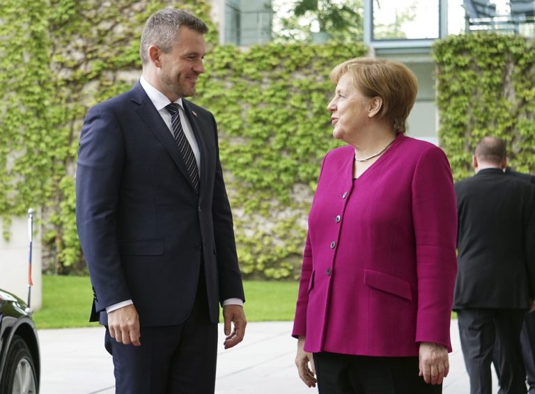 Pellegrini a Merkelová