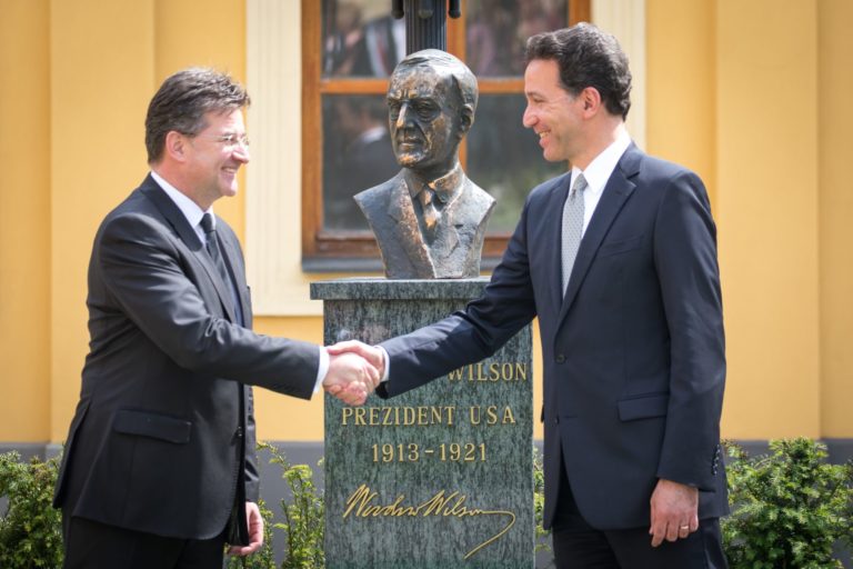 Lajčák, Sterling