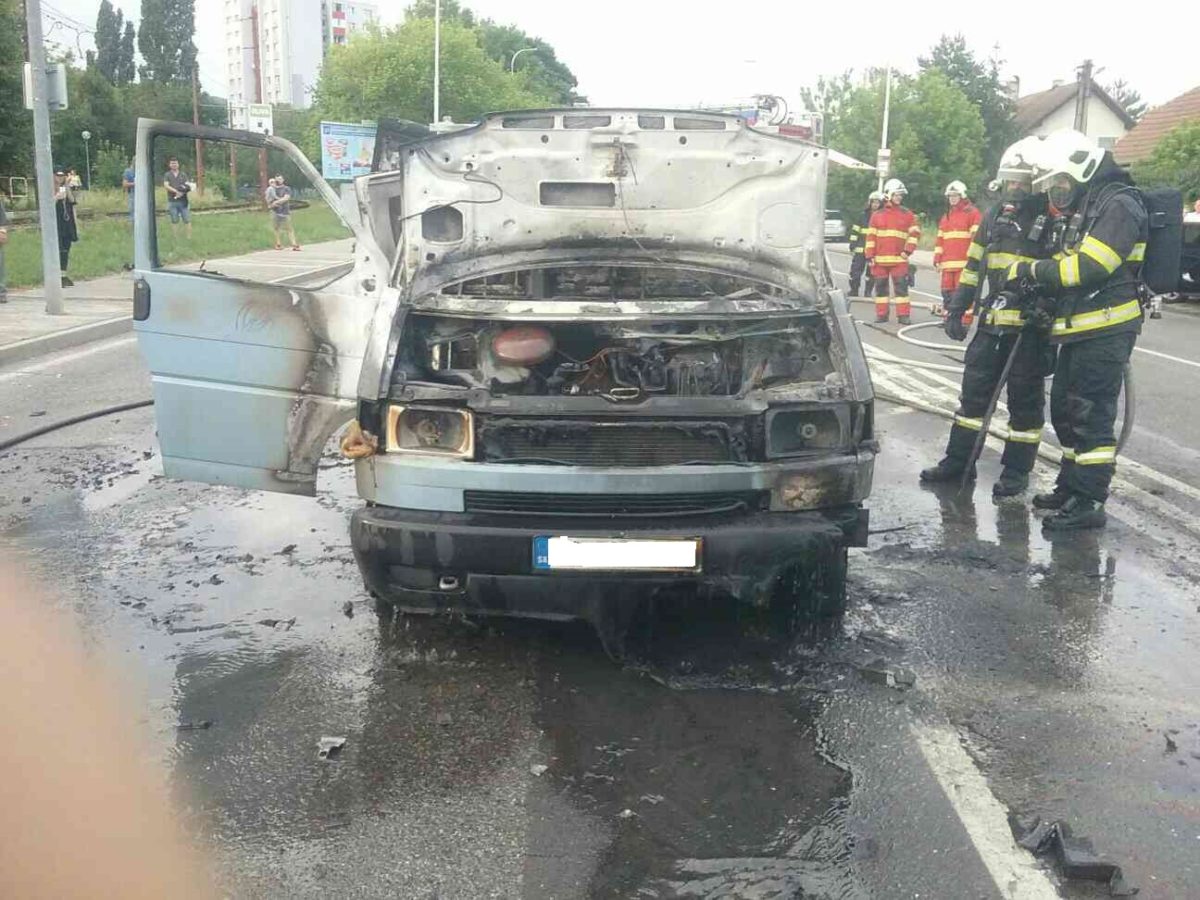 HASIÈI: Poiar dodávky na Raèianskej ulici