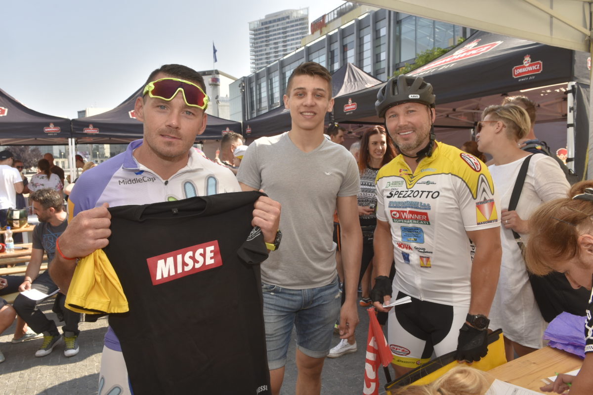 Foto_milan_kupcik__6_hokejisti.jpg