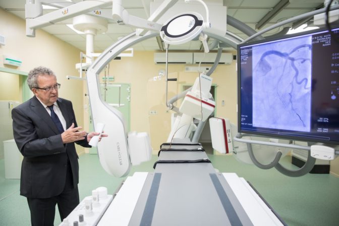 Nový dvojrovinový angiokardiografom v DKC