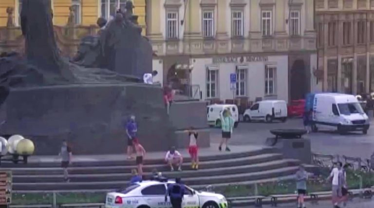 Mestská polícia Praha, výtržníci