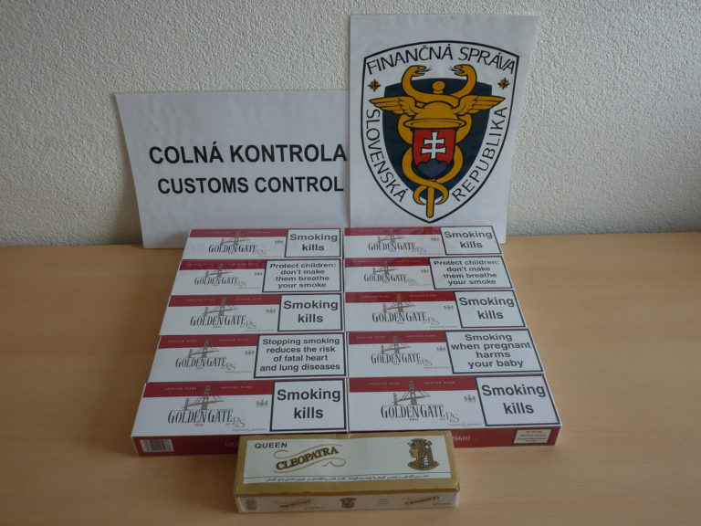 COLNÍCI: Zadrali cigarety bez kontrolných známok