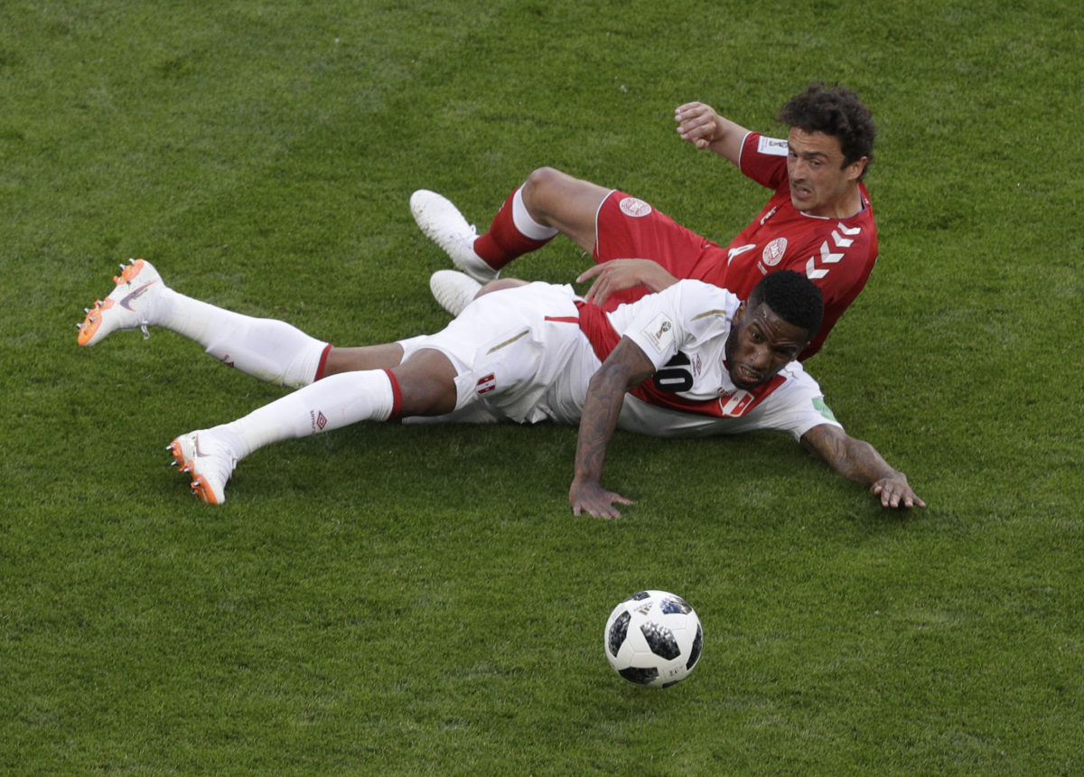 MS vo futbale 2018: Peru - Dánsko