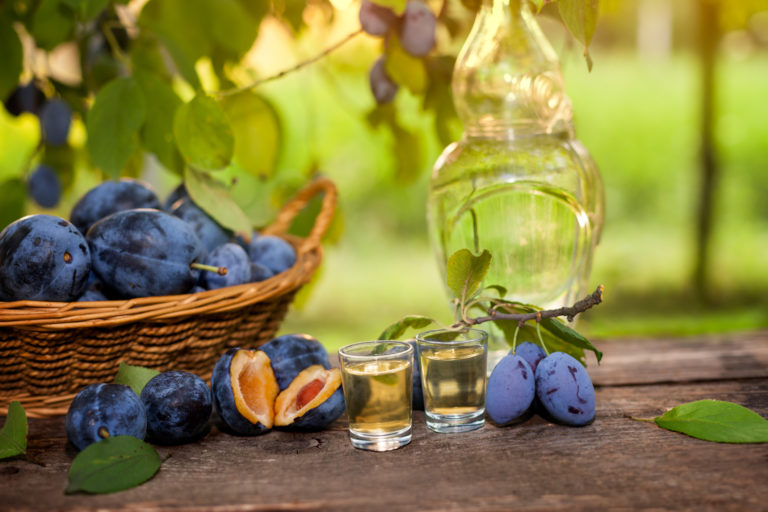 Slivka, slivovica, alkohol, liehovina