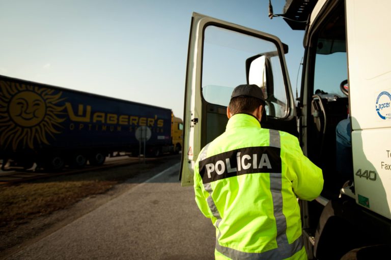Polícia
