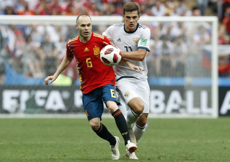 Andres Iniesta, Roman Zobnin