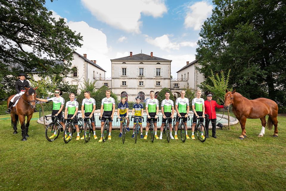 Tím Dimension Data