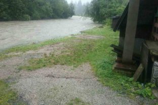 Prívalové dažde v Tatranskom národnom parku spôsobili povodeň a narobili značné škody.