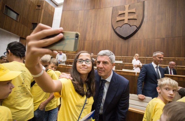 NR SR: Hodina otázok Detskej Univerzity Komenského