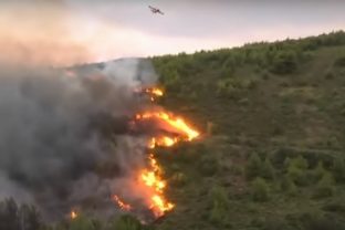 Lesný požiar na ostrove Evia