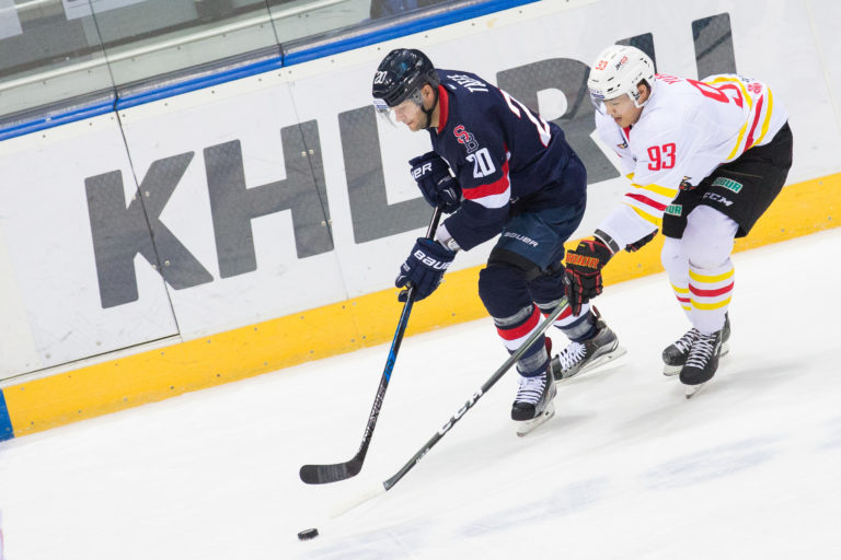 HOKEJ KHL: Bratislava - Kchun lun