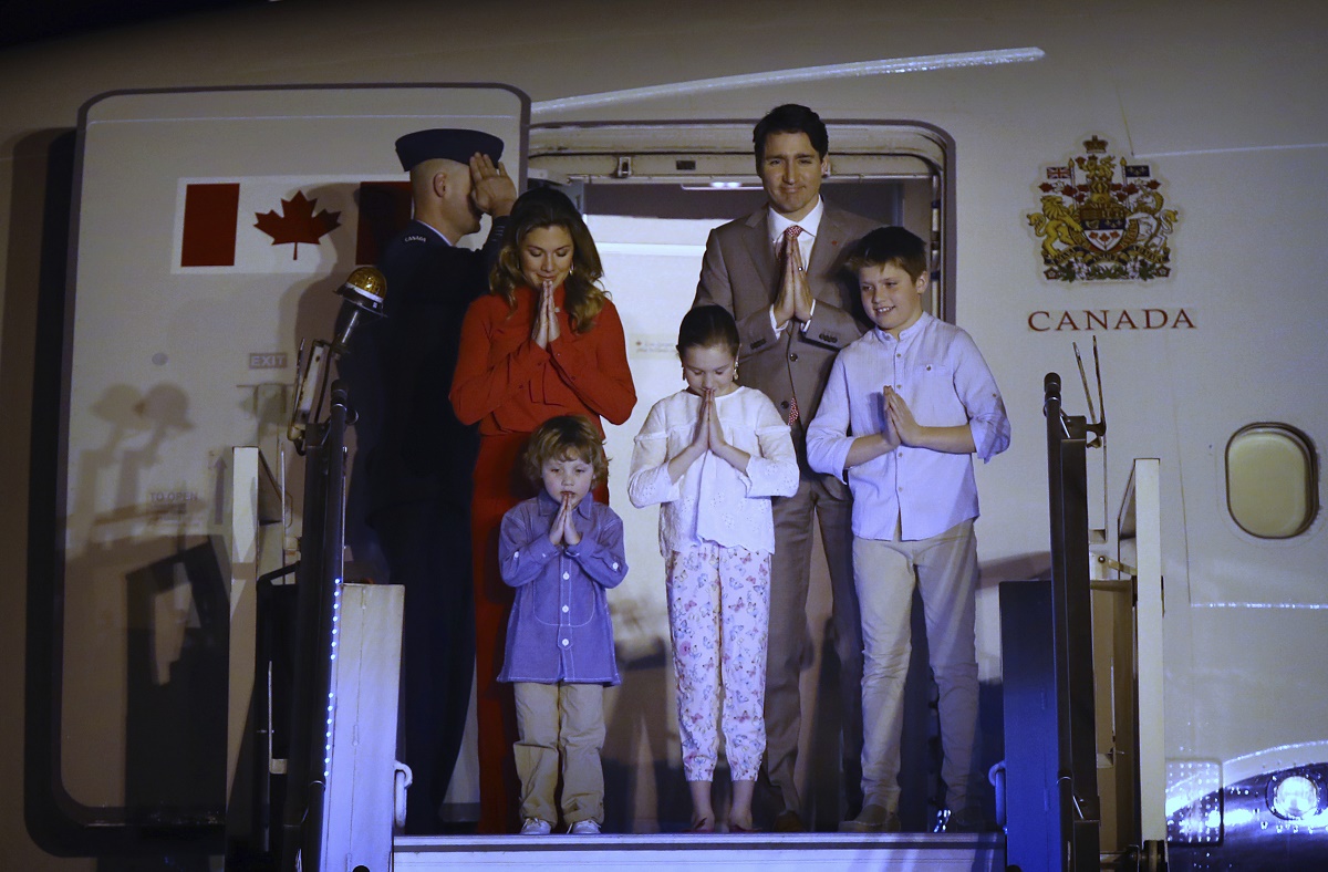Kanadský predseda vlády Justin Trudeau a jeho manželka Sophie Gregoire Trudeau, synovia Hadrien a Xavier a dcéra Ella-Grace počas návštevy Indie.