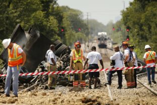 Nehoda vlaku, zrážka vlaku s autom
