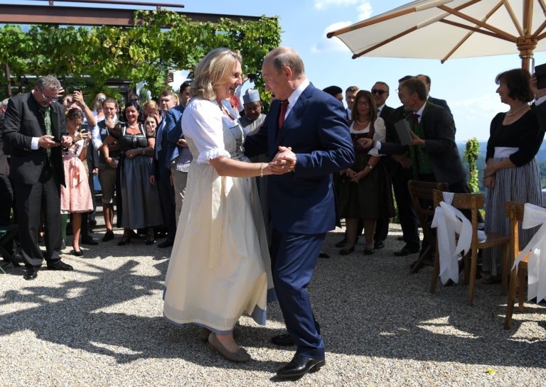 Vladimir Putin, Karin Kneissl