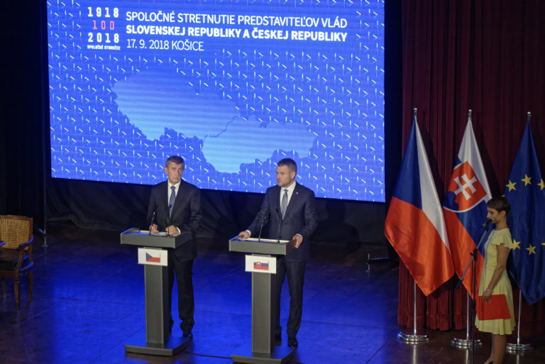 VLÁDA: Spoločné rokovanie vlád SR a ČR
