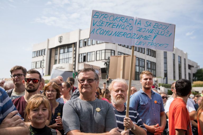 Protest iniciatívy Veda chce žiť
