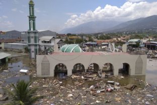 Indonézia, ostrov Sulawesi, zemetrasenie a cunami