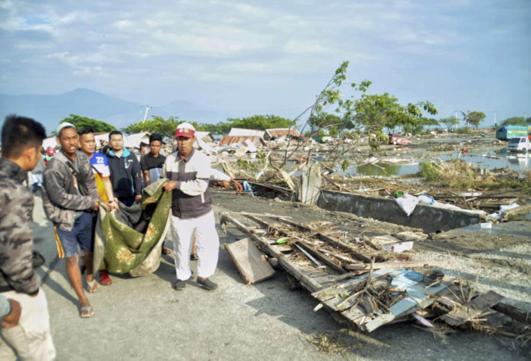 Zemetrasenia a cunami na ostrove Sulawesi