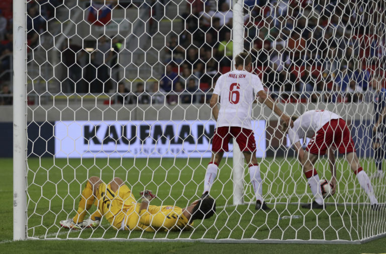 Futbal: Slovensko - Dánsko