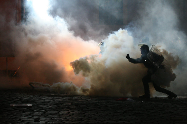Policajt, útok