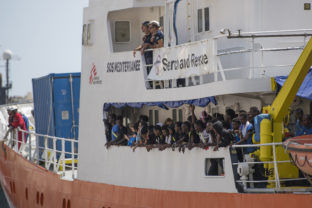 Migranti, utečenci, Loď Aquarius