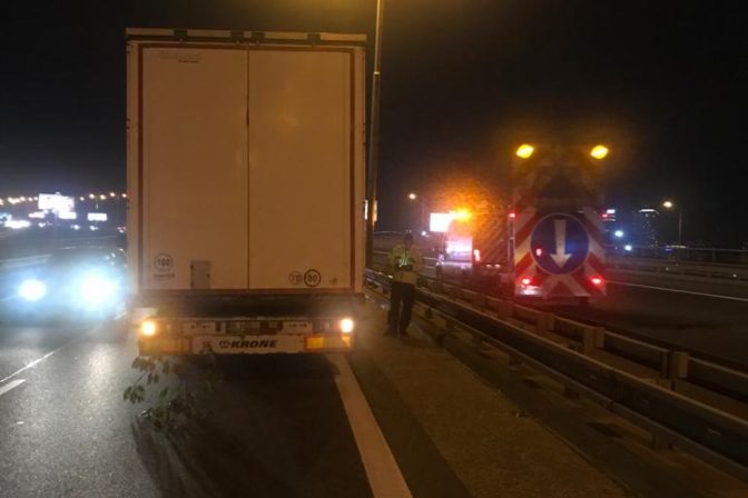 POLÍCIA: Opitý kamionista jazdil na diaľnici