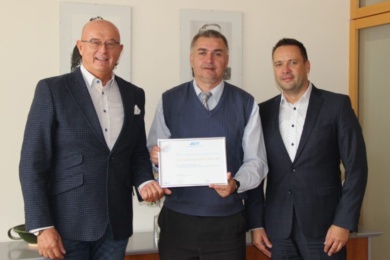 Foto_top firma mladych.jpg