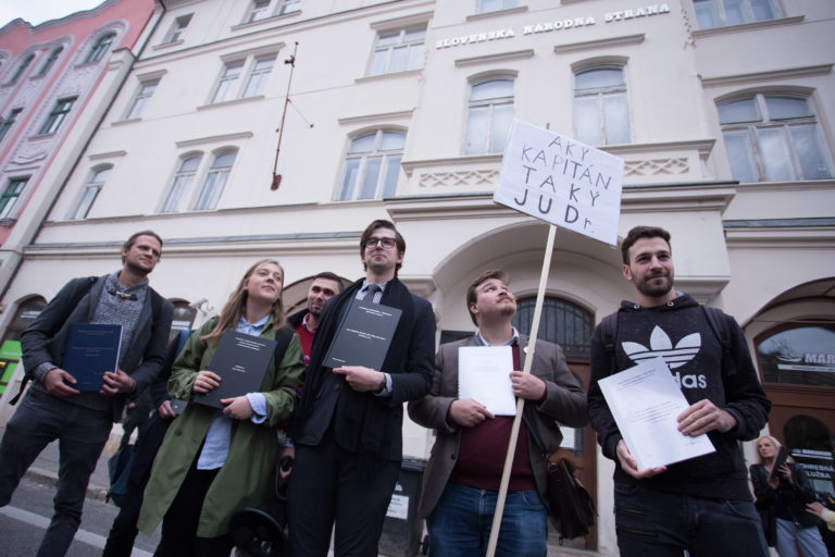 PROTEST: Andrej, ukáž prácu